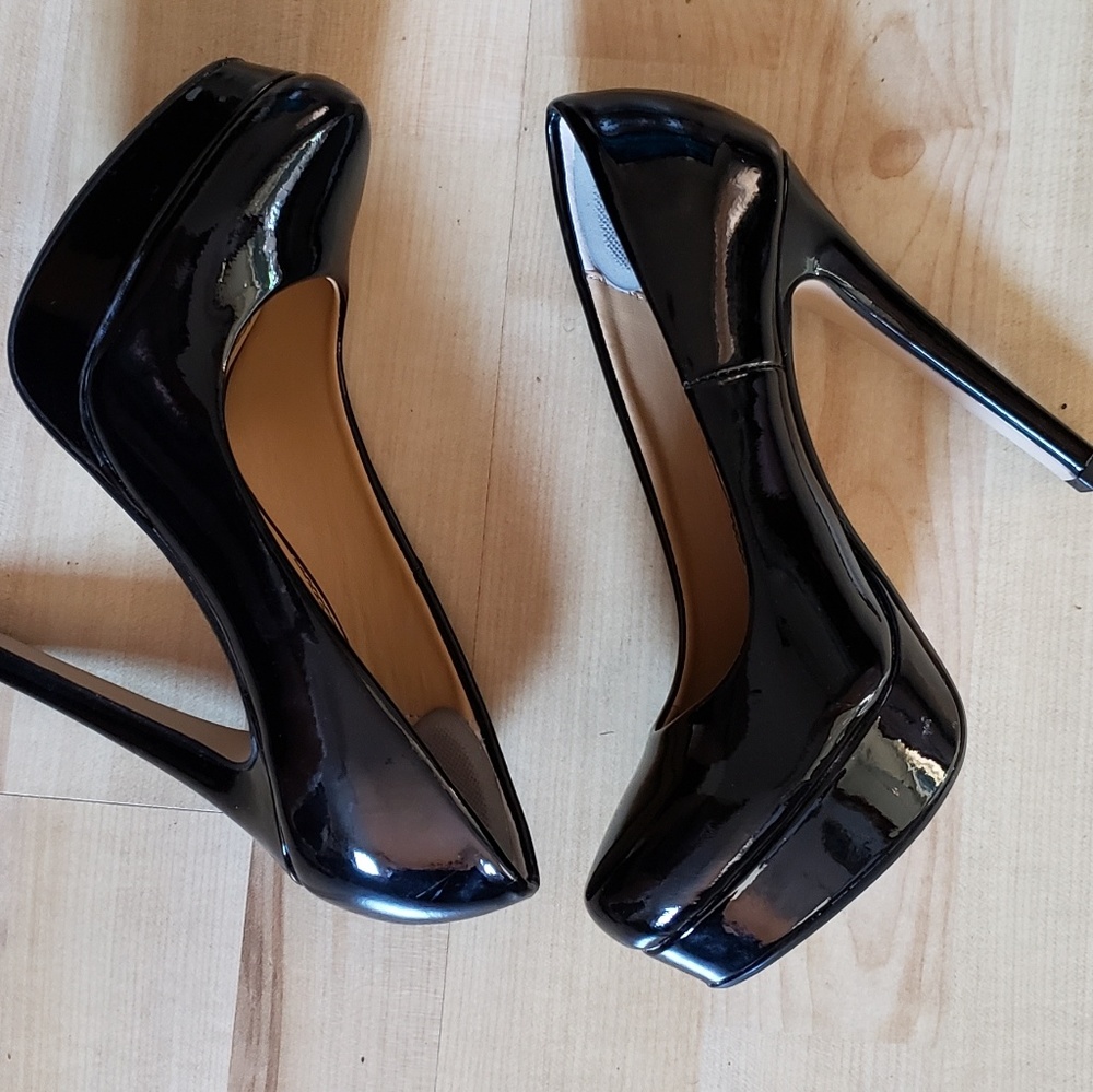 5 Chinese Laundry LA Black Platform Heels